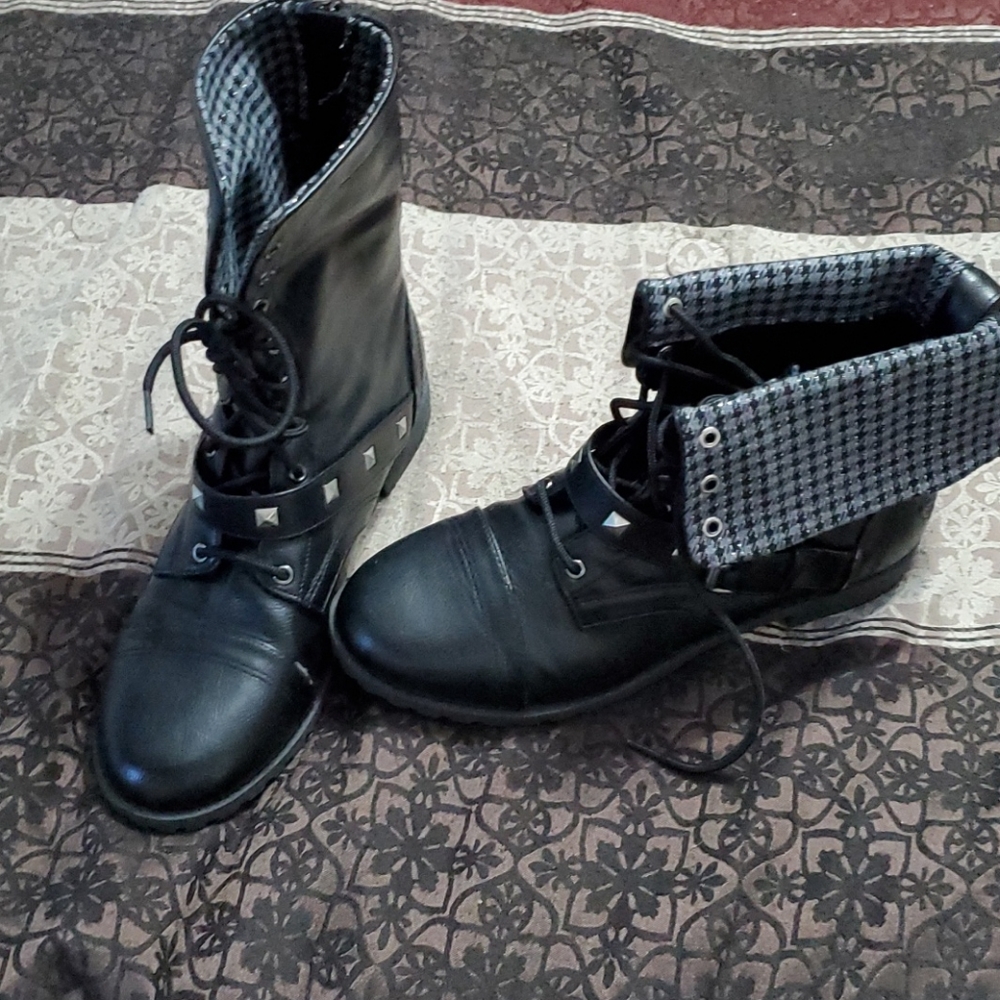 Disney Descendants Black Boots